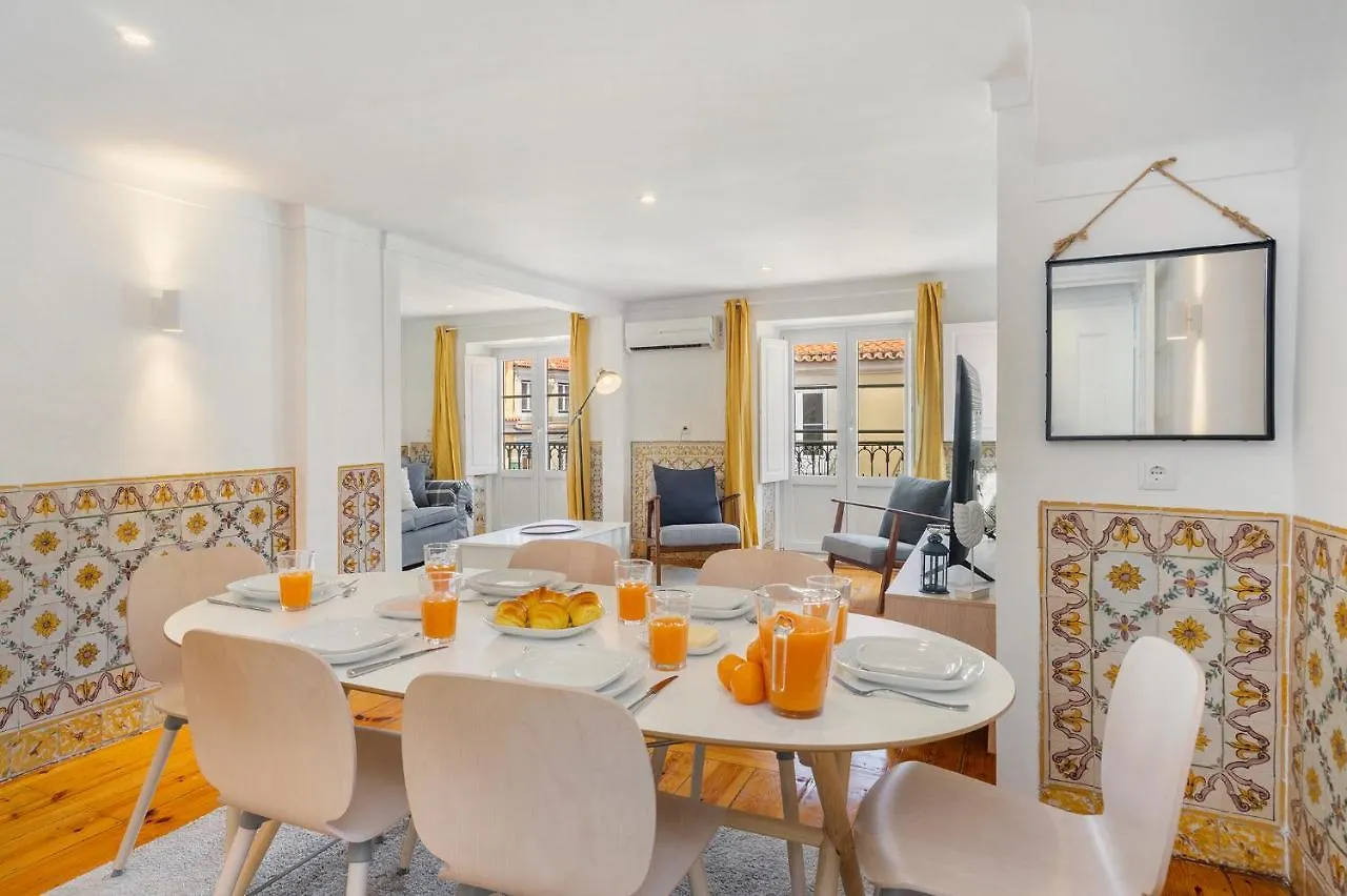 Whome Charming And Historical Apartment In Santa Justa Lisbon