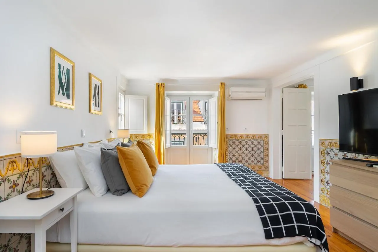 Whome Charming And Historical Apartment In Santa Justa Lisbon