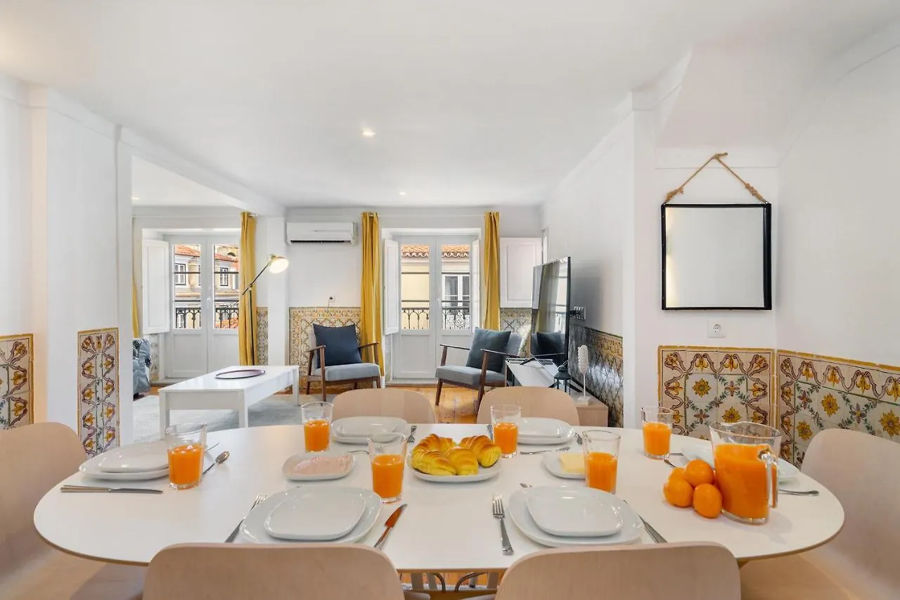 Whome Charming And Historical Apartment In Santa Justa Lisbon