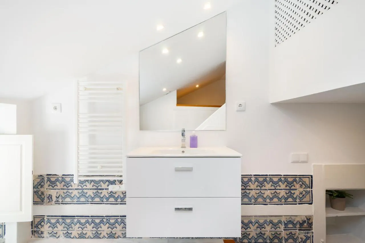 Whome Charming And Historical Apartment In Santa Justa Lisbon