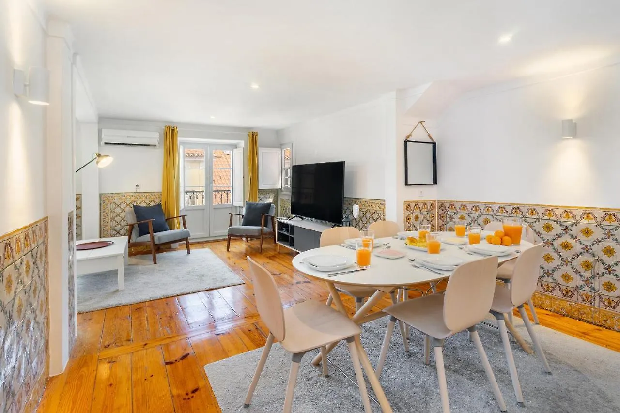 Whome Charming And Historical Apartment In Santa Justa Lisbon